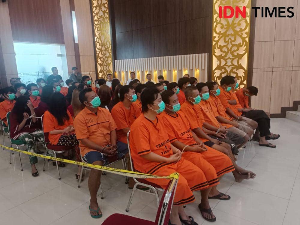 Ungkap kasus judi online diungkap Polda Lampung dan jajaran, Jumat (28/6/2024). (IDN Times/Tama Yudha Wiguna).