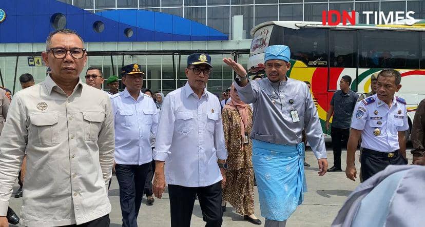 Menhub Budi Karya Tinjau Terminal Amplas Medan