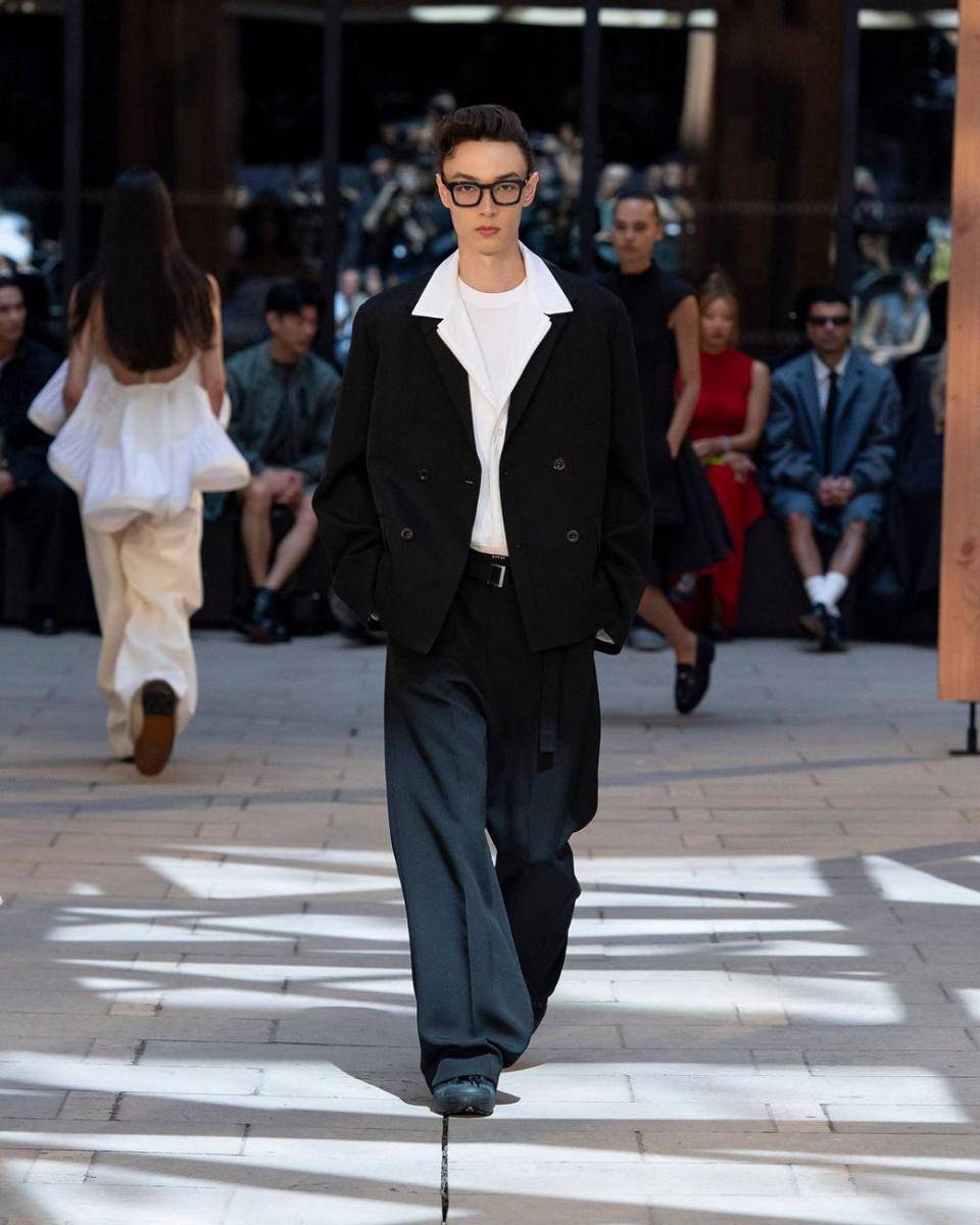 Sacai S/S '25 di Paris Fashion Week Menswear 2024 (dok. Sacai)