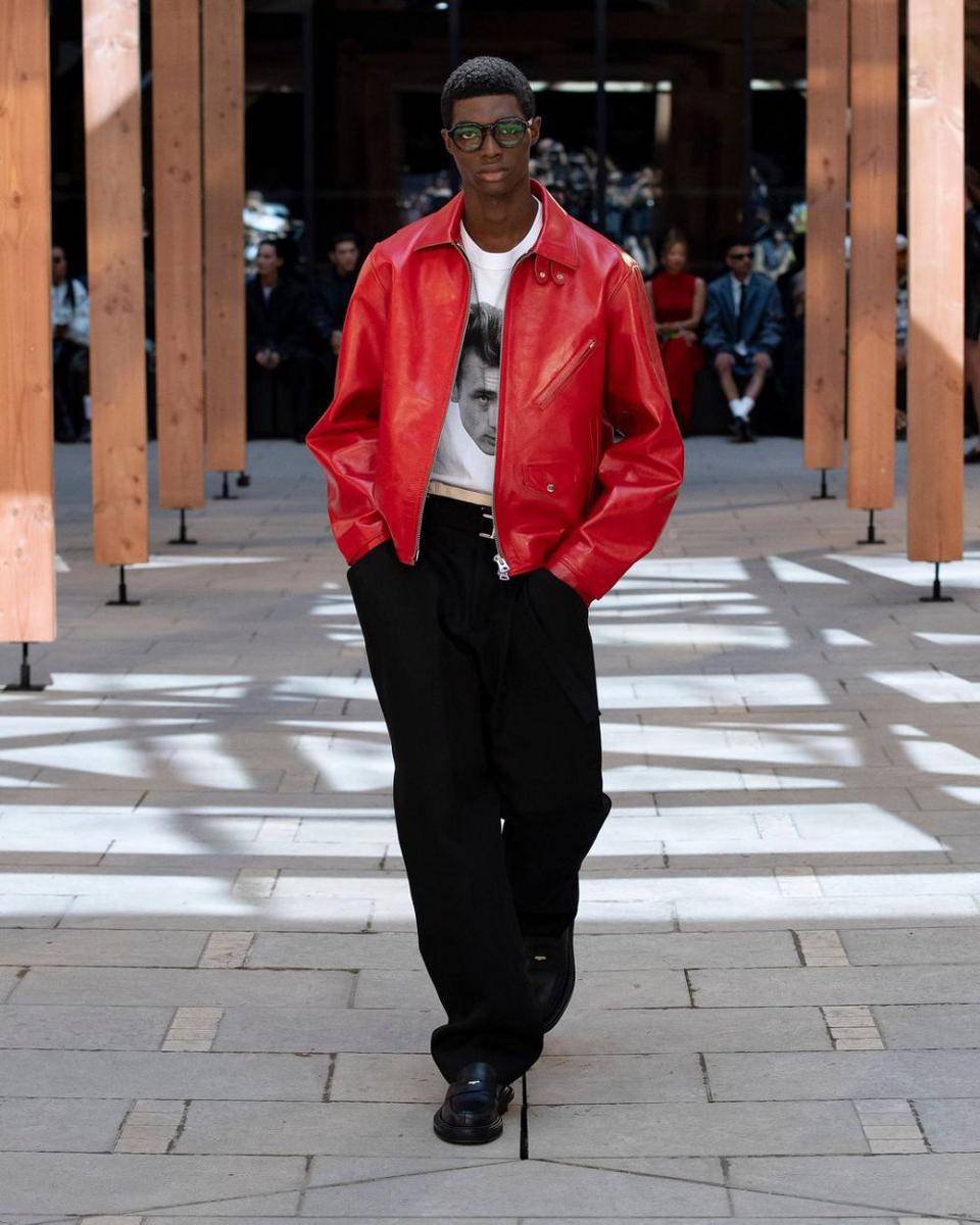 Sacai S/S '25 di Paris Fashion Week Menswear 2024 (dok. Sacai)