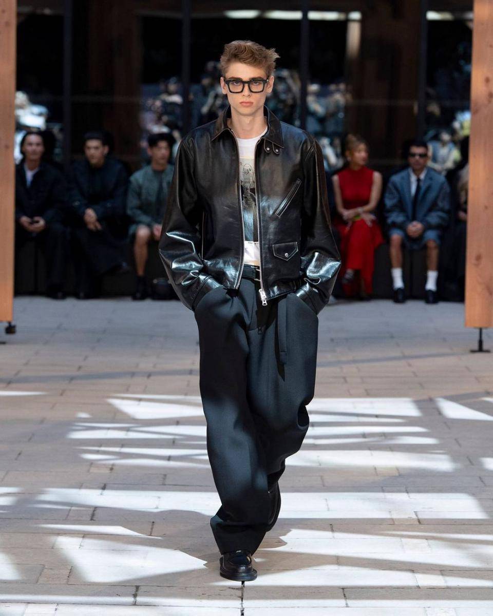Sacai S/S '25 di Paris Fashion Week Menswear 2024 (dok. Sacai)