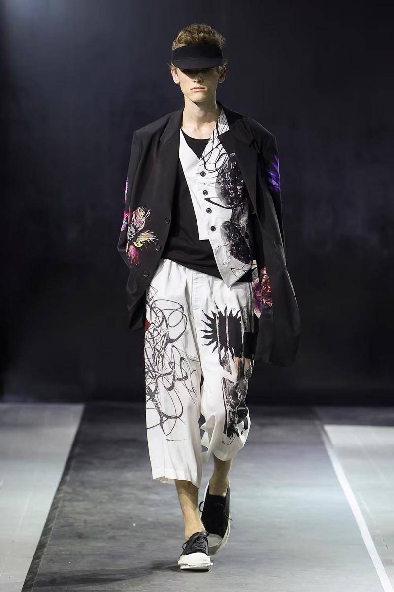Yohji Yamamoto Pour Homme S/S '25 di Paris Fashion Week Menswear 2024 (dok. Yohji Yamamoto)
