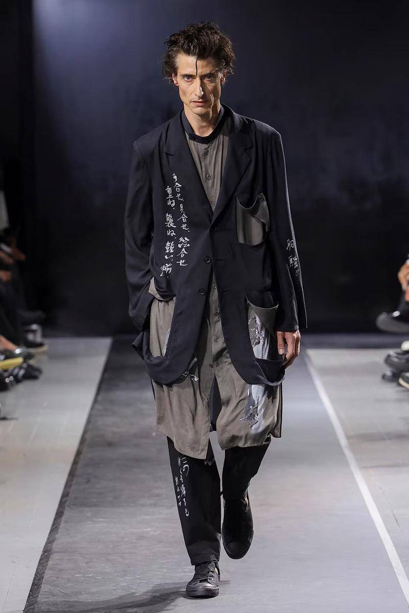 Yohji Yamamoto Pour Homme S/S '25 di Paris Fashion Week Menswear 2024 (dok. Yohji Yamamoto)