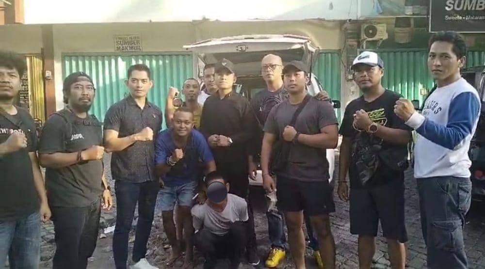 Terdakwa Z usai ditangkap Tim Polresta Mataram dan Tim Kejari Mataram, Sabtu (29/6/2024). (dok. Kejari Mataram)