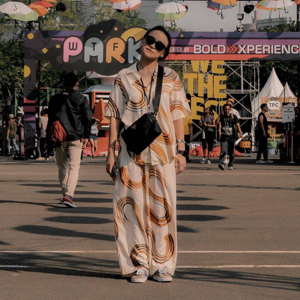 Padu Padan Kece ala Sarah Deshita (instagram.com/sarahdeshita)