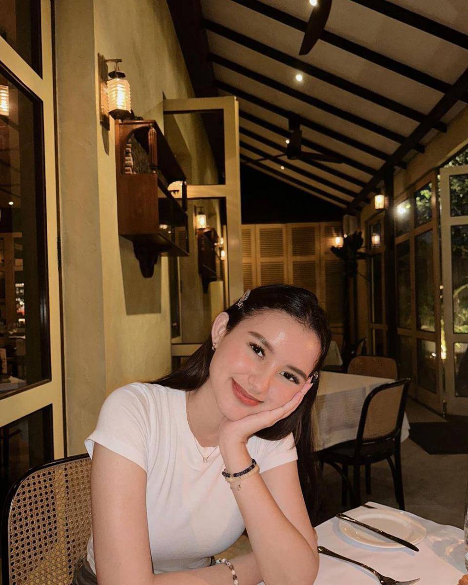 makeup natural ala Sarah Menzel (instagram.com/ssarah_menzel)
