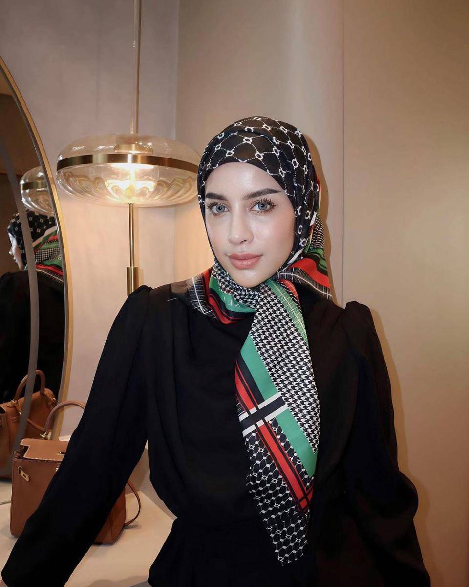 makeup simpel untuk ngantor (instagram.com/emyaghnia)
