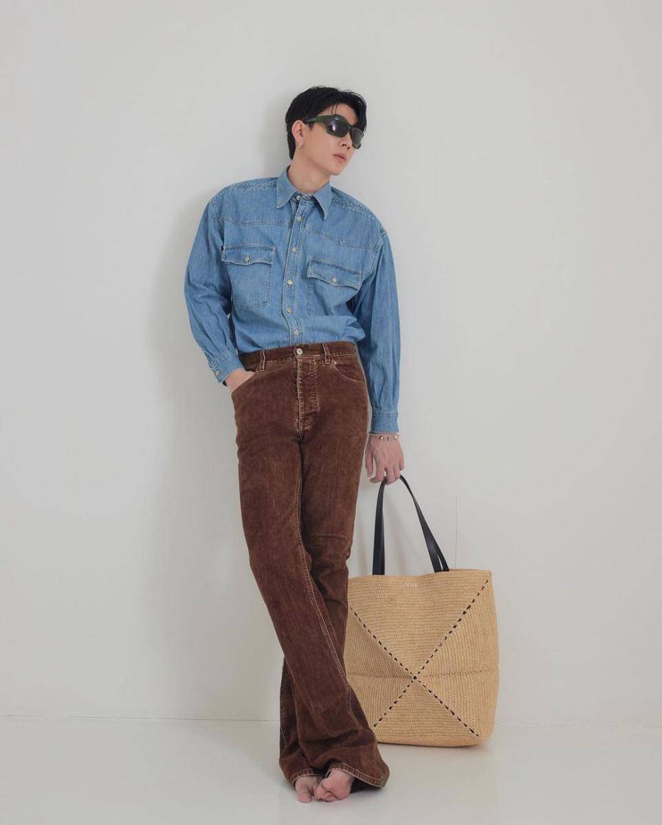 gaya french tuck ala Off Jumpol (instagram.com/tumcial)