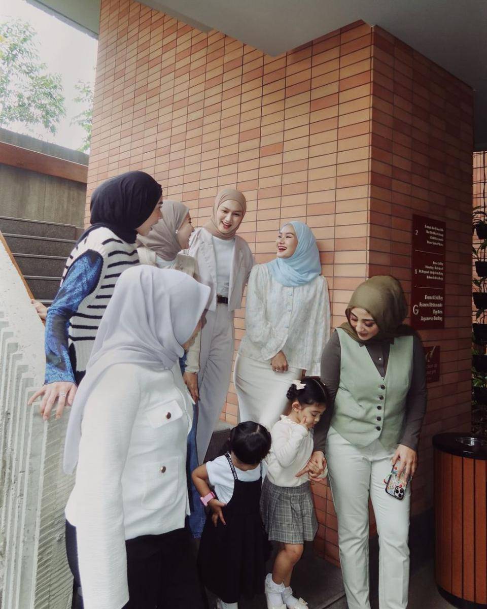 potret geng mamayu (instagram.com/dindahw)