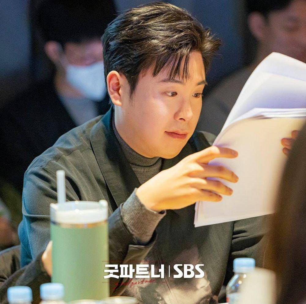 Pyo Ji Hoon di drama Good Partner (instagram.com/sbsdrama.official)