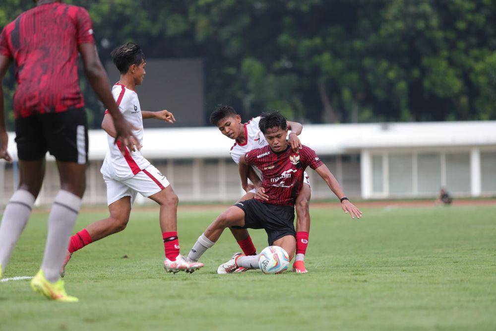 Duel tim sepak bola PON Sumut kontra Timnas U-20 di Stadion Madya Senayan, Sabtu (29/6/2024) (Dok.Asprov PSSI Sumut)