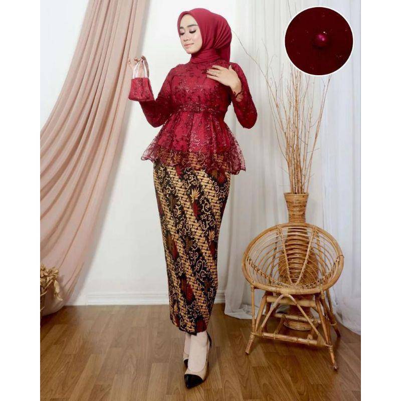 Rekomendasi rok kebaya untuk wisuda (Shopee.com/Komang_Fashion)