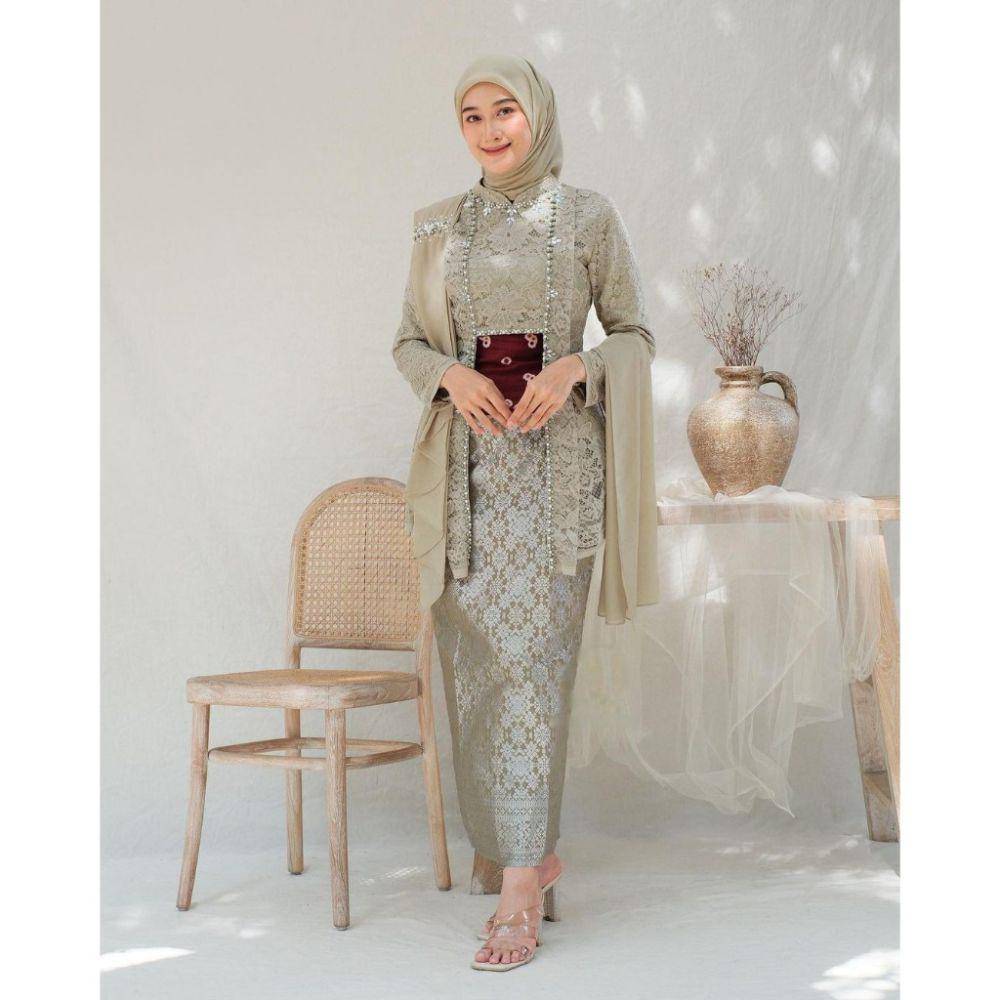 Rekomendasi rok kebaya untuk wisuda (Shopee.com/Glorina Batik Official Shop)