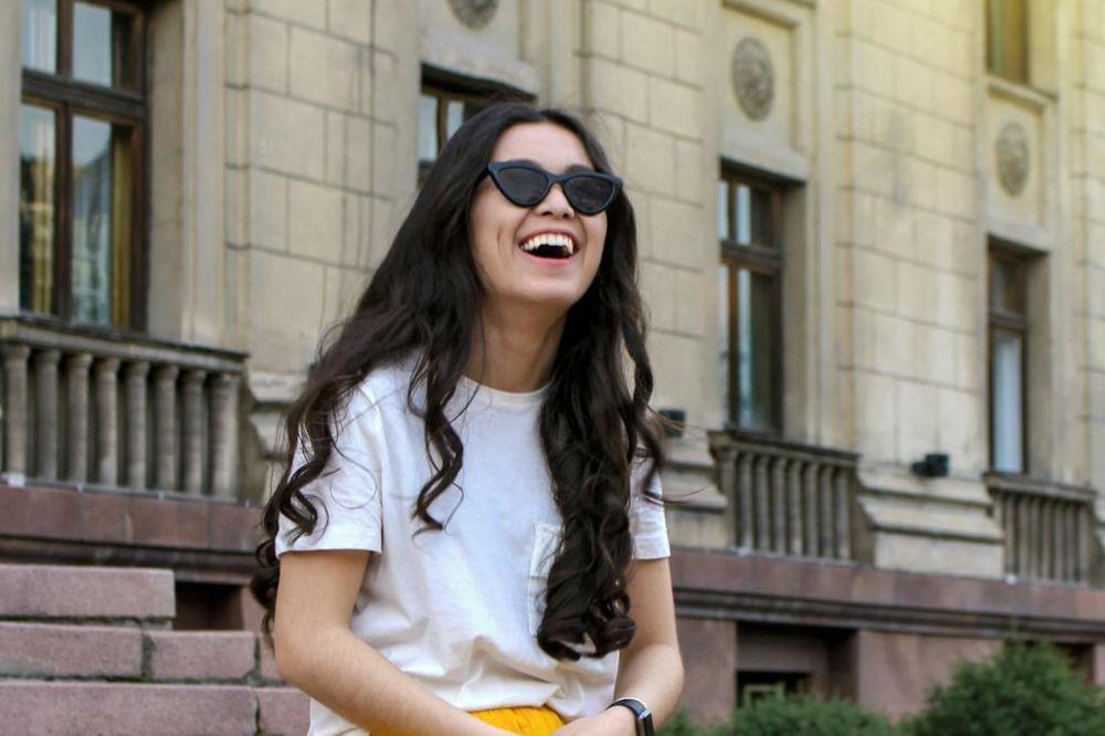 5 Cara Menghilangkan Smile Line yang Murah hingga Mahal, Cobain!