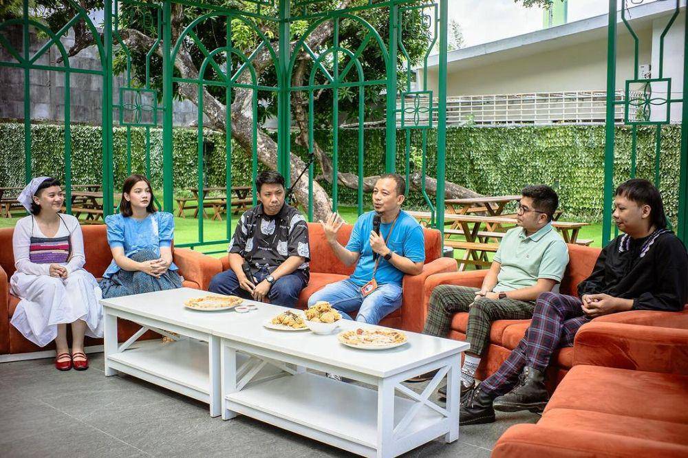 Suasana konferensi pers Prolog Fest 2024 yang berlangsung di Terracotta Cafe Makassar pada Jumat, 28 Juni 2024. (Dok. Prolog Events Platform)