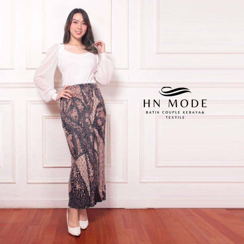 Rekomendasi rok kebaya untuk wisuda (Shopee.com/Gallery_Kebaya)