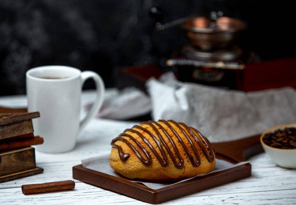 Roti Moka Cokelat (freepik.com/KamranAydinov)