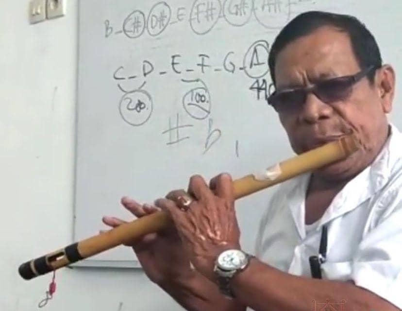 Marsius Sitohang, seorang maestro musik seruling (TikTok @sitopaksada)