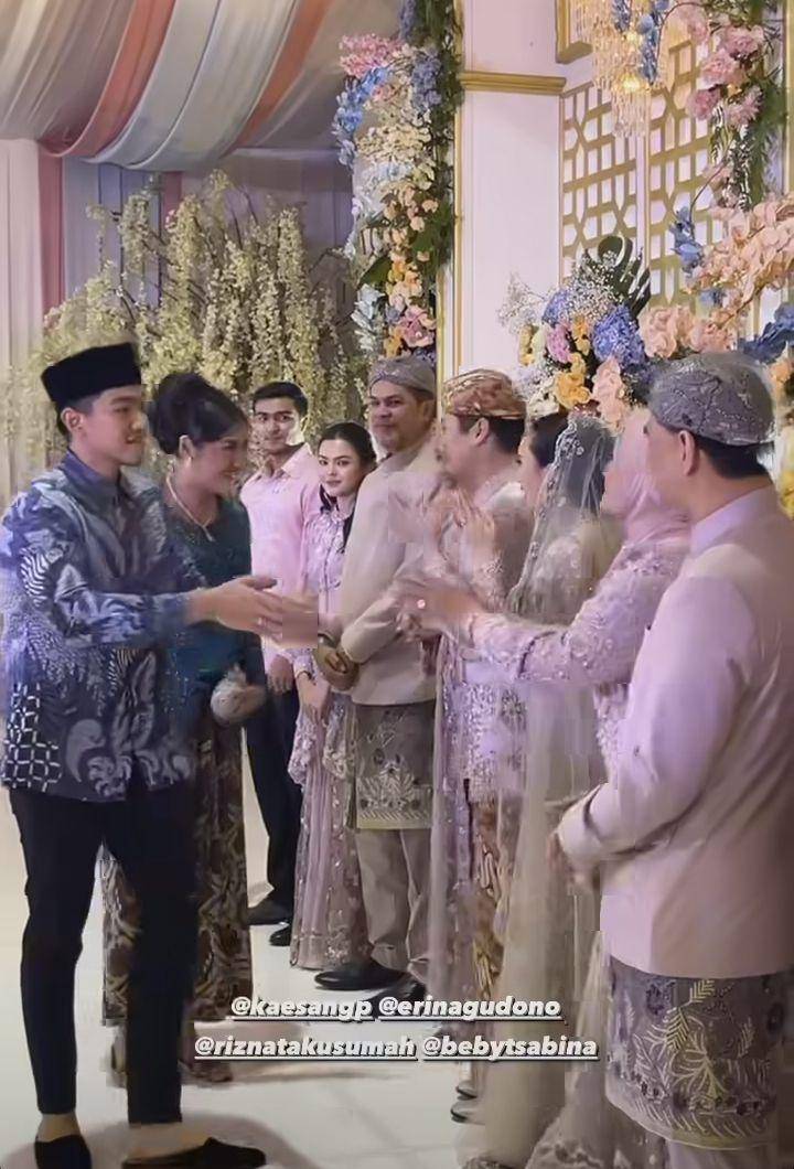 Erina Gudono ke Ngunduh mantu Beby Tsabina (Instagram.com/dedeazis)