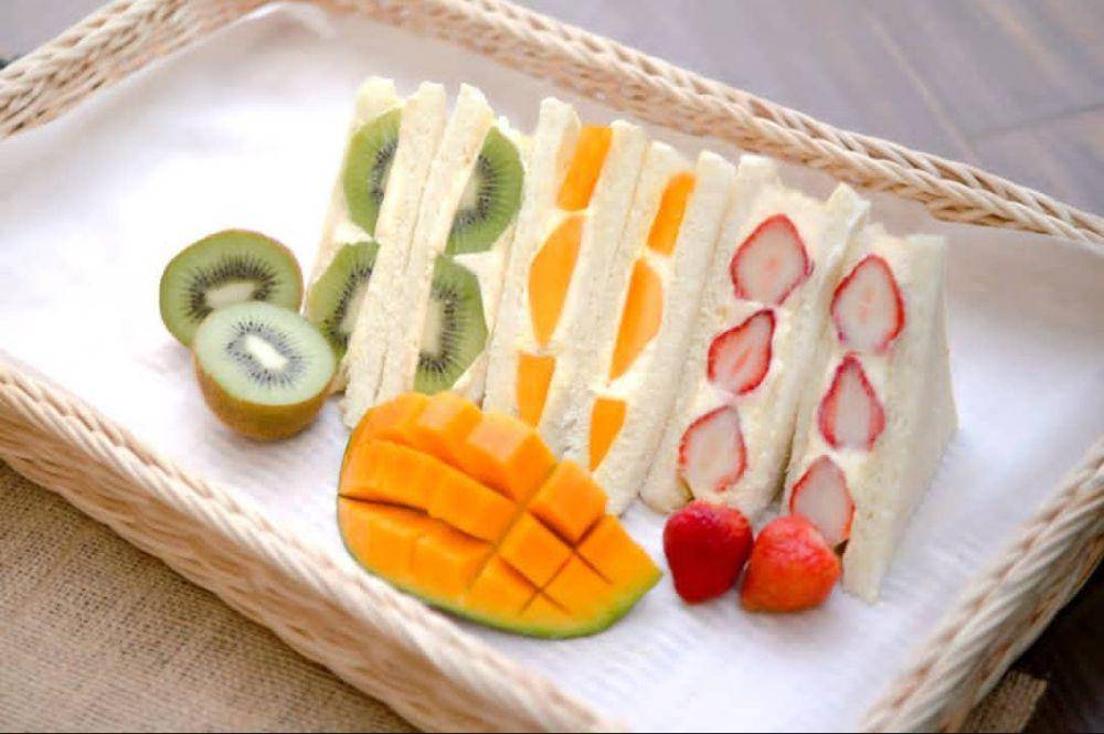 ilustrasi fruit sando (instagram.com/tokyosandwich.id)