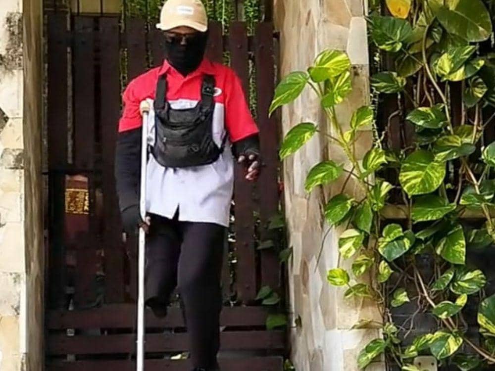 Langkah Asa Kurir JNE Sirilus Siko Menembus Batas