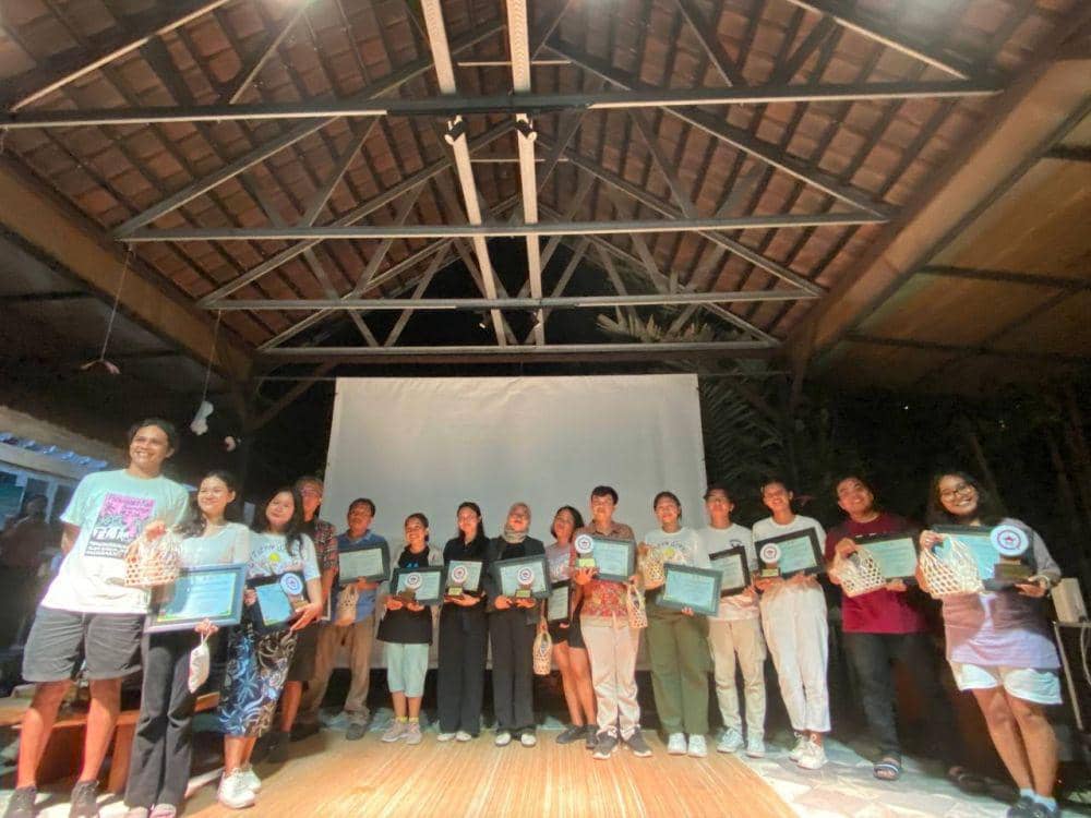 Ungkap Isu Lingkungan, Warga di Bali Dapat Penghargaan AJW
