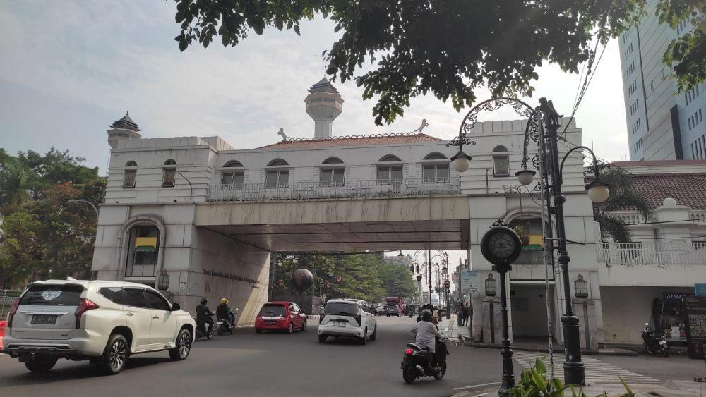 Lama Tak Beroperasi, JPO Ikonik Asia Afrika Bandung Dibuka Lagi