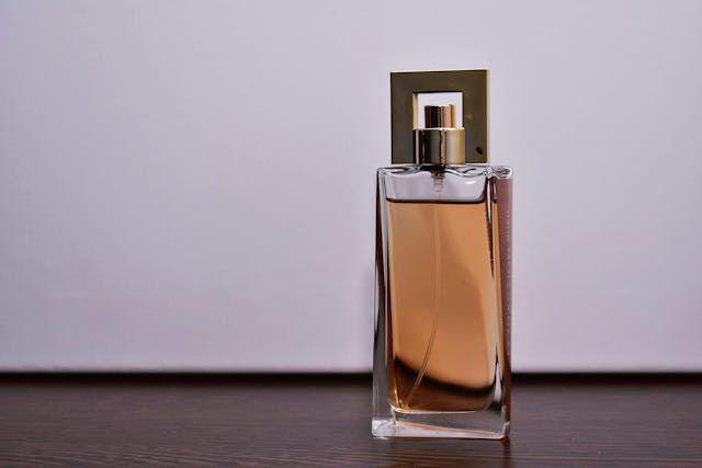 5 Tips Pakai Parfum Manis di Siang Hari, Dijamin Gak Buat Mual!