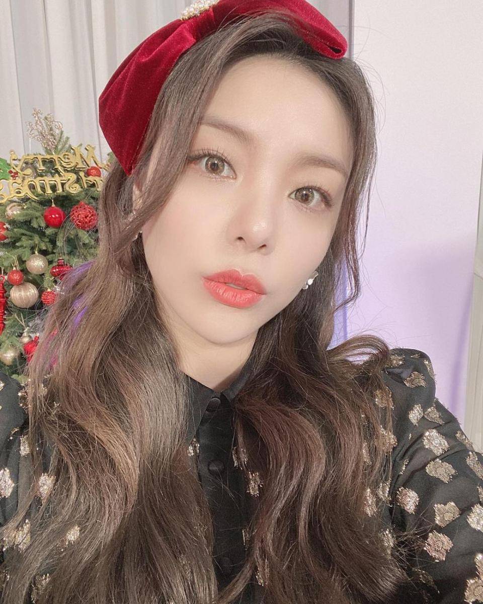 makeup untuk liburan (instagram.com/aileeonline)