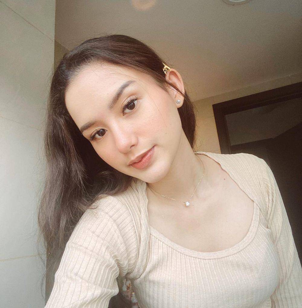makeup untuk liburan (instagram.com/ssarah_menzel)