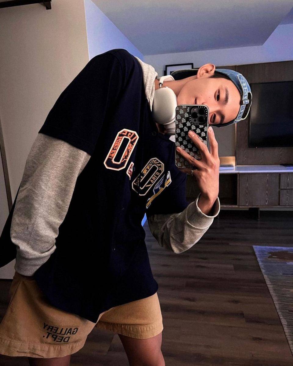 outfit oversized ala DK SEVENTEEN (instagram.com/dk_is_dokyeom)