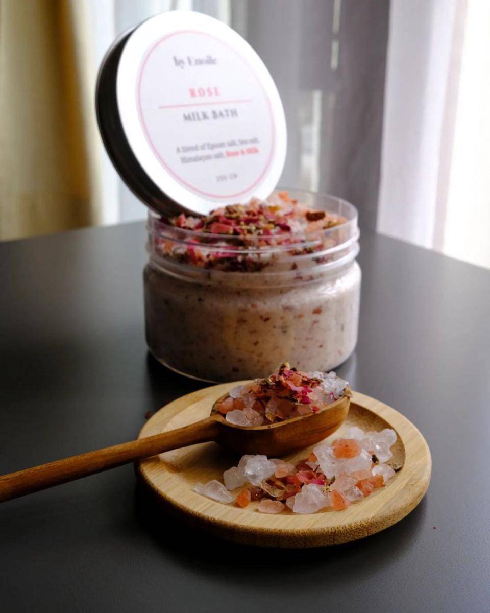 Enoile Bath Salt Soak (instagram.com/by.enoile)