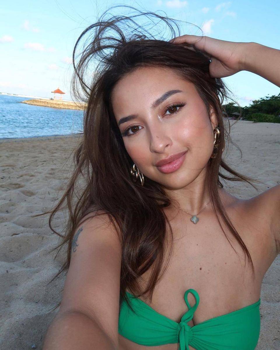 makeup untuk liburan (instagram.com/jennifercoppenreal20)