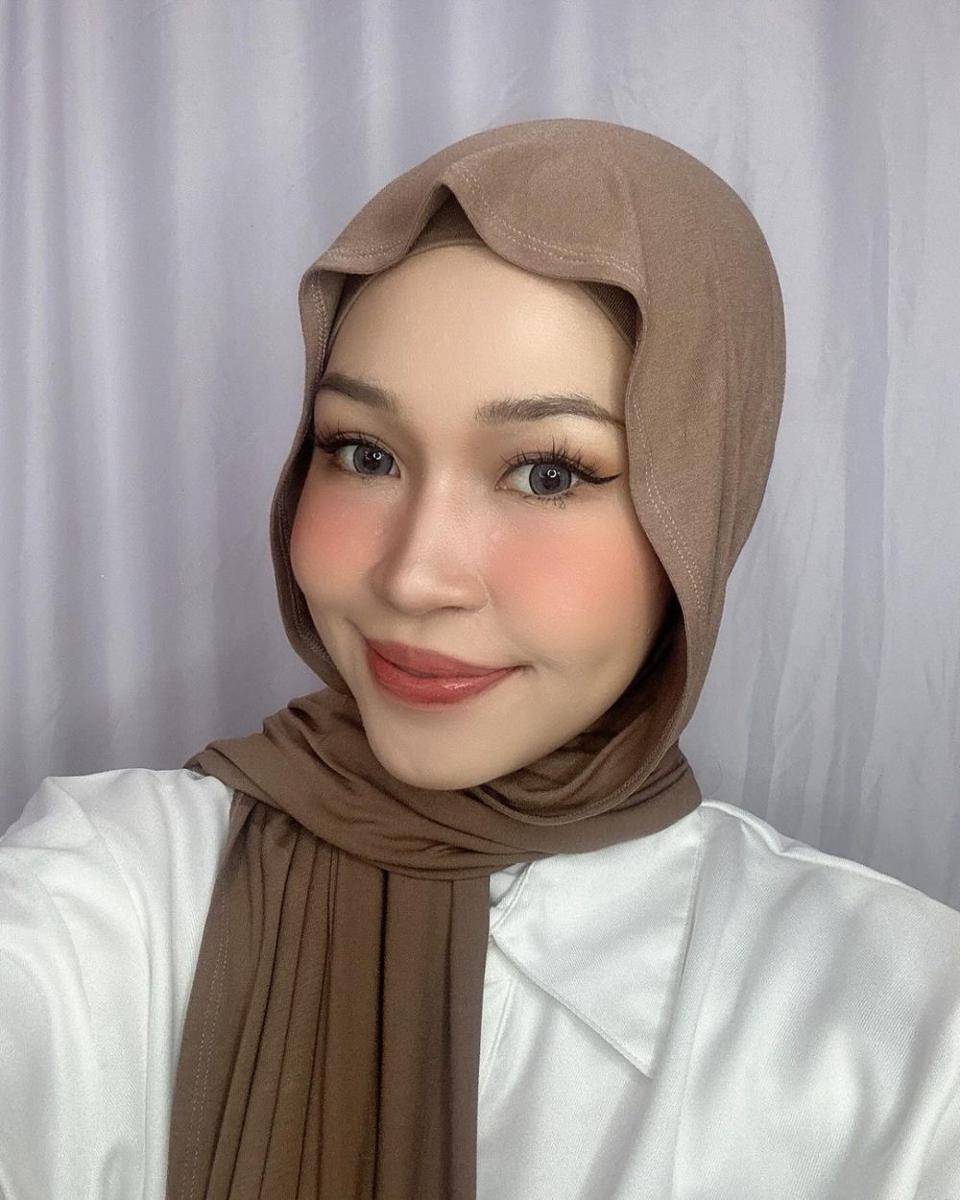 makeup untuk liburan (instagram.com/gebysrikandii)