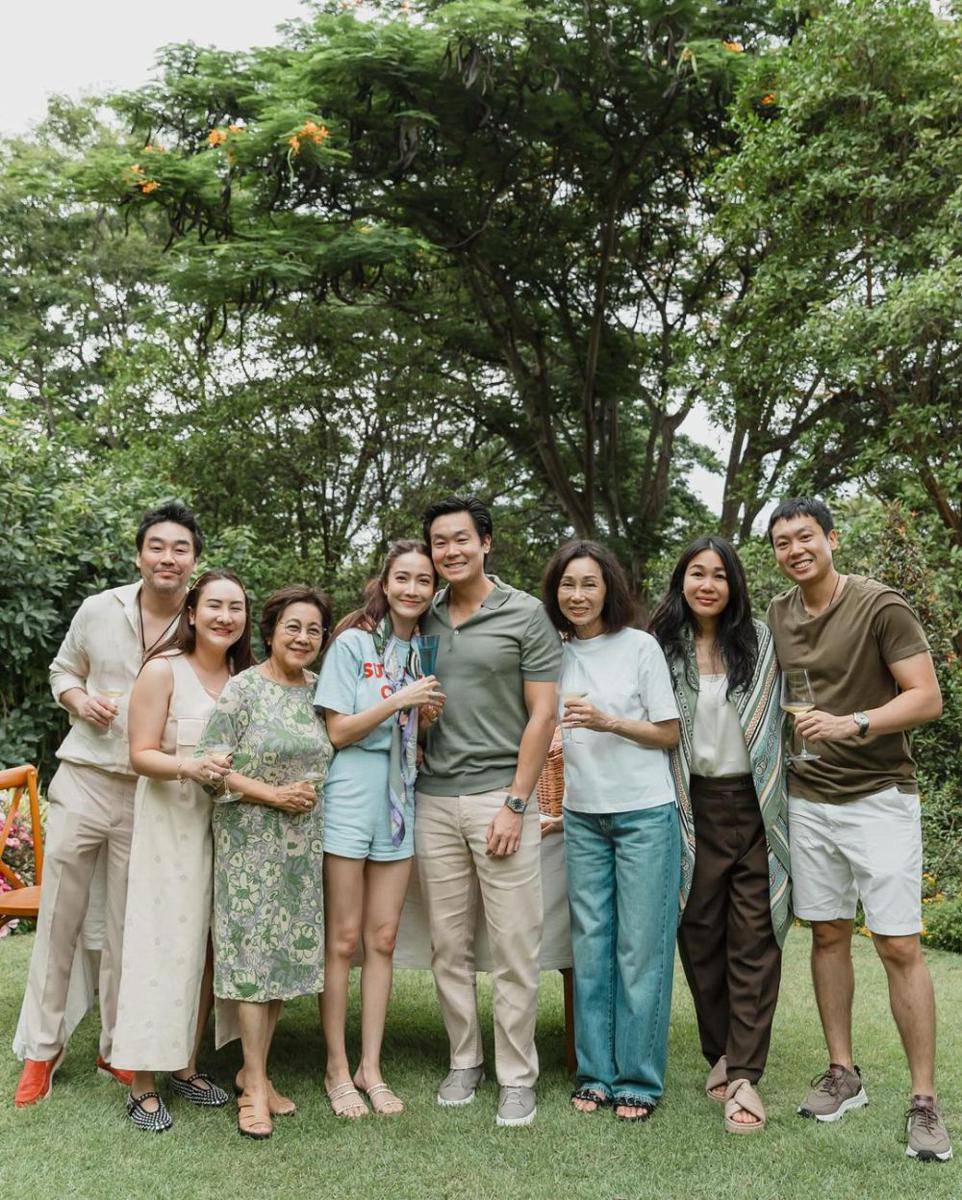 potret lamaran Taew Natapohn dengan pengusaha kaya Thailand (instagram.com/taewaew_natapohn)