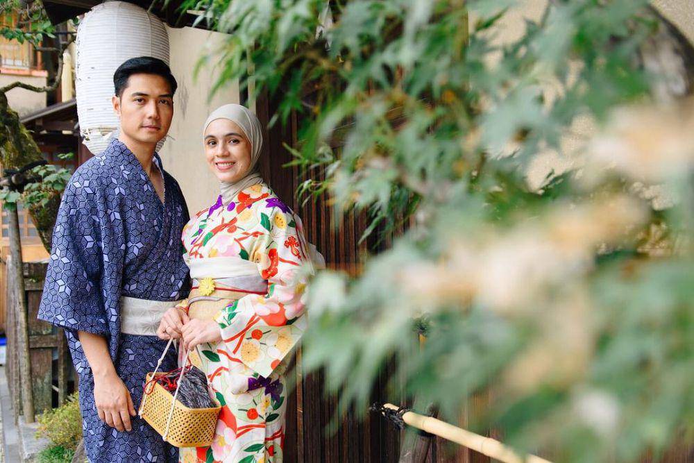 potret keluarga Nycta Gina photoshoot dengan kimono (instagram.com/missnyctagina)