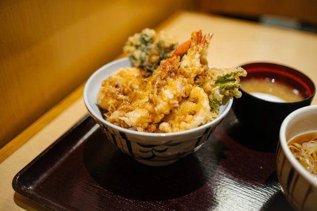 ilustrasi tempura jepang (unsplash.com/bady abbas)