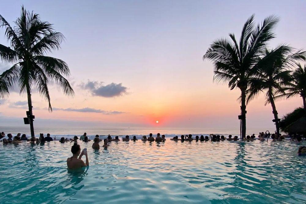 [QUIZ] Pilih Sunrise atau Sunset, Ini Pantai di Bali yang Wajib Kamu Datangi