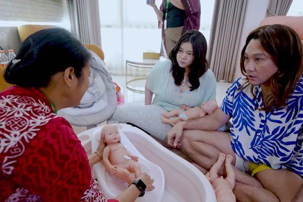 7 Potret Denny Sumargo dan Istri Ikut Baby Class Jelang Lahiran