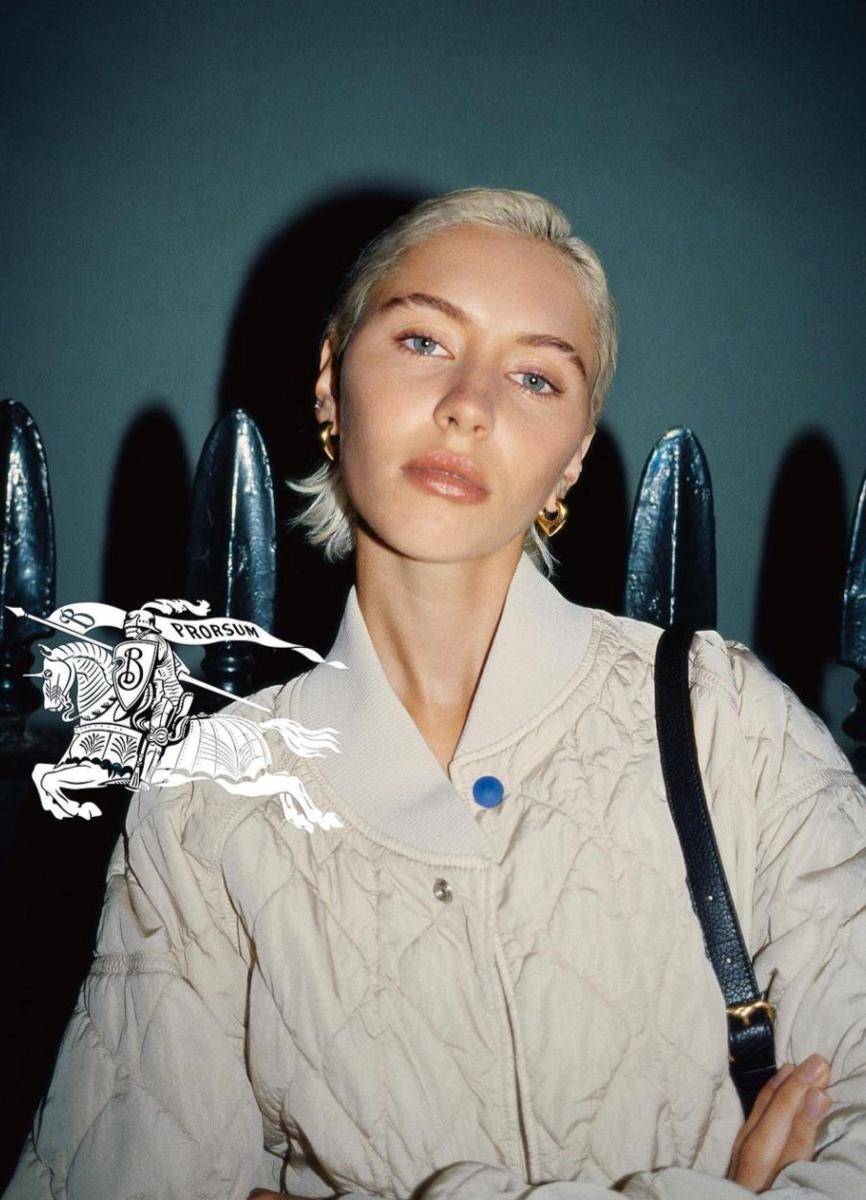 Iris Law (instagram.com/lirisaw)