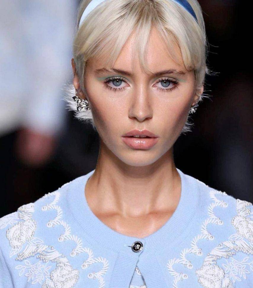Iris Law (instagram.com/lirisaw)