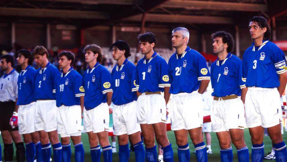 Italia gagal lolos dari fase grup Euro 1996. (uefa.com)
