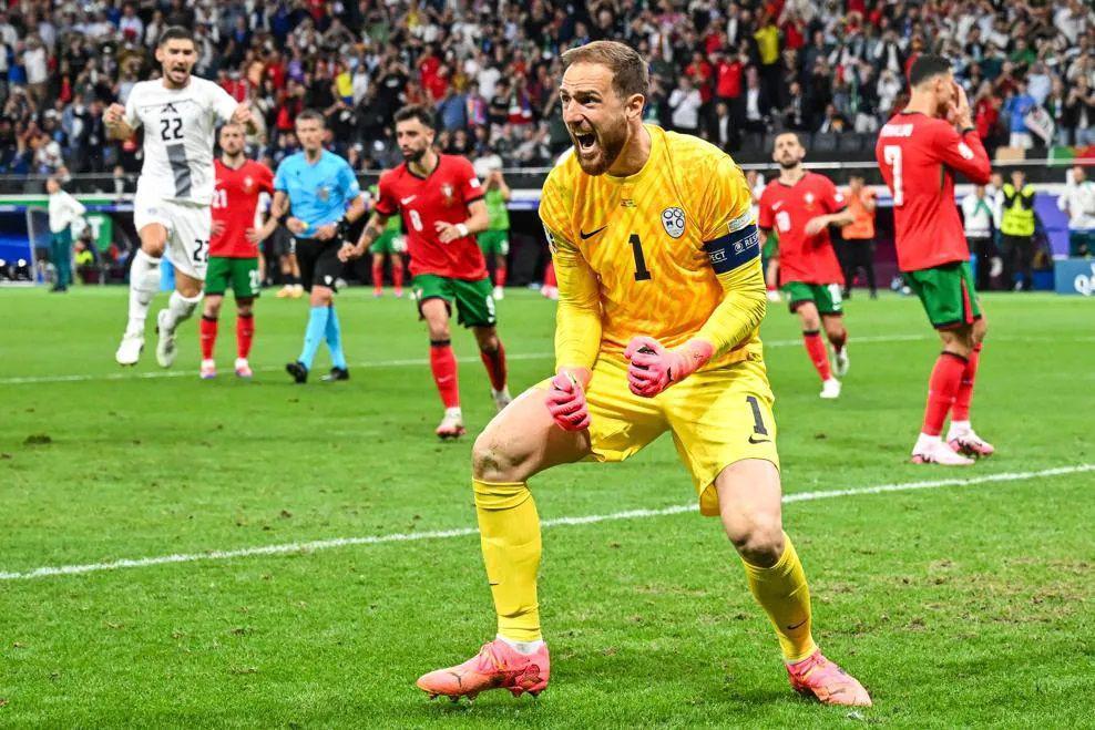 Ronaldo Gagal Penalti, Portugal vs Slovenia Lanjut Tos-tosan