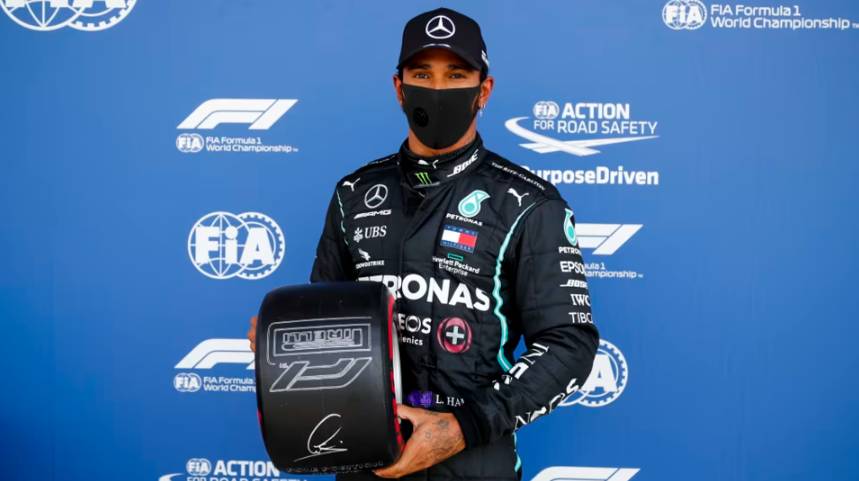 Lewis Hamilton meraih pole position di sesi kualifikasi GP Inggris 2020. (formula1.com)a