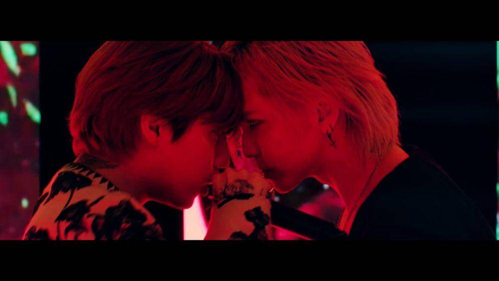 cuplikan video musik lagu "Mugen" yang dinyanyikan MY FIRST STORY dan HYDE (youtube.com/@sonymusicjapan)