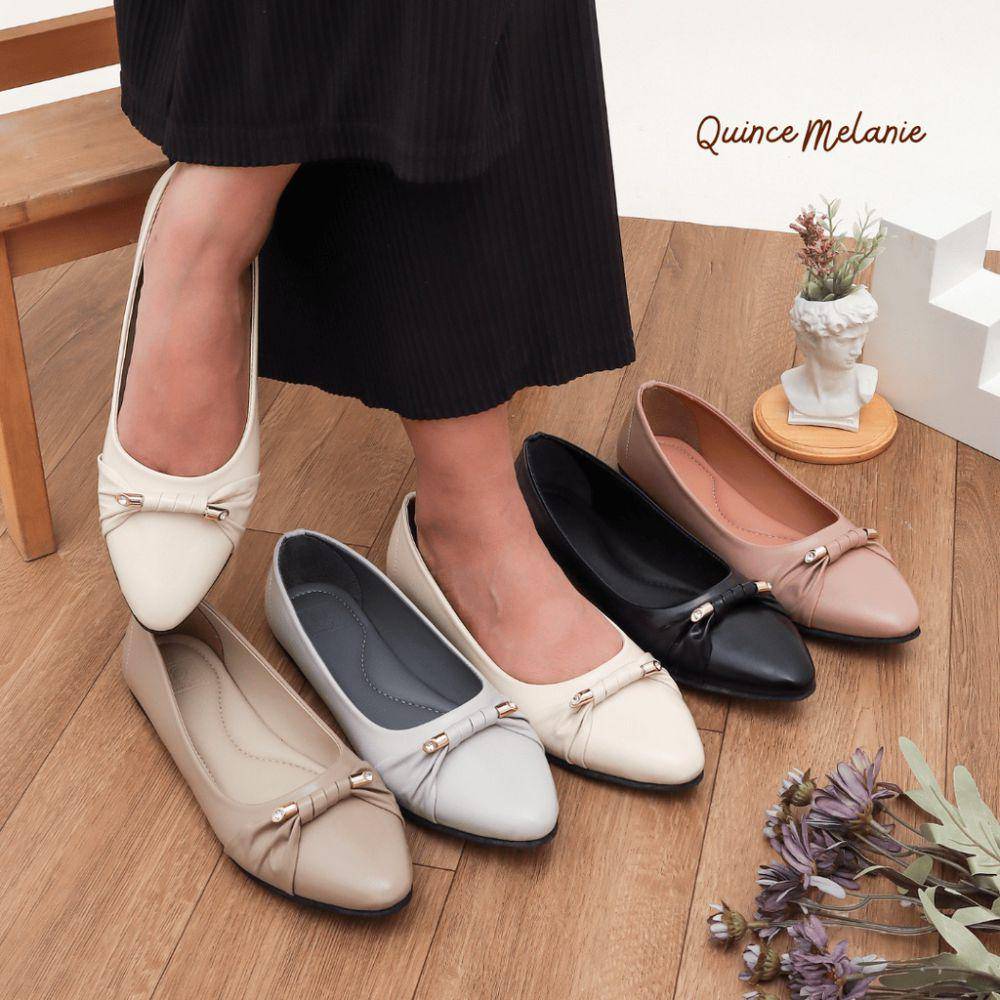 Rekomendasi flatshoes untuk kondangan (Shopee.com/Quince Official Shop)