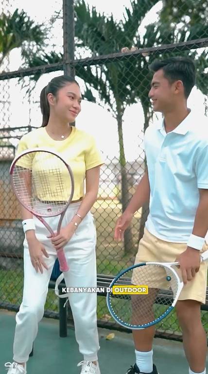 potret Azizah Salsha main tenis bareng Pratama Arhan (instagram.com/azizahsalsha_)