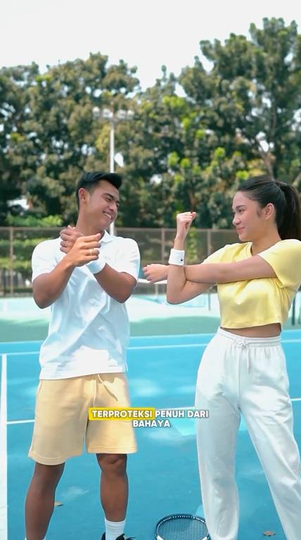 potret Azizah Salsha main tenis bareng Pratama Arhan (instagram.com/azizahsalsha_)