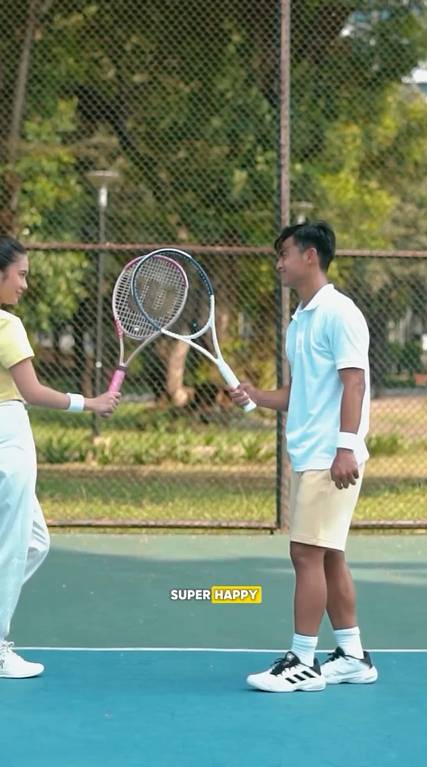 potret Azizah Salsha main tenis bareng Pratama Arhan (instagram.com/azizahsalsha_)