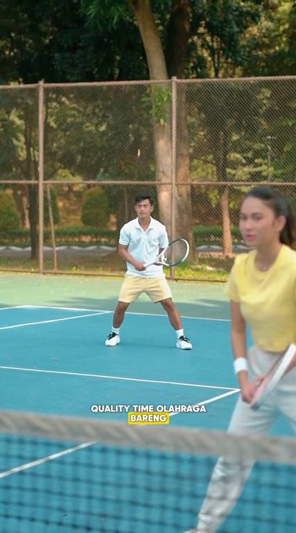 potret Azizah Salsha main tenis bareng Pratama Arhan (instagram.com/azizahsalsha_)
